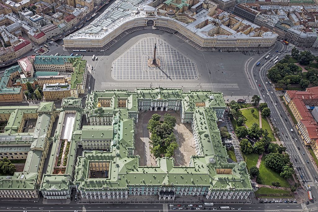 St. Petersburg Palace Square - center of the city